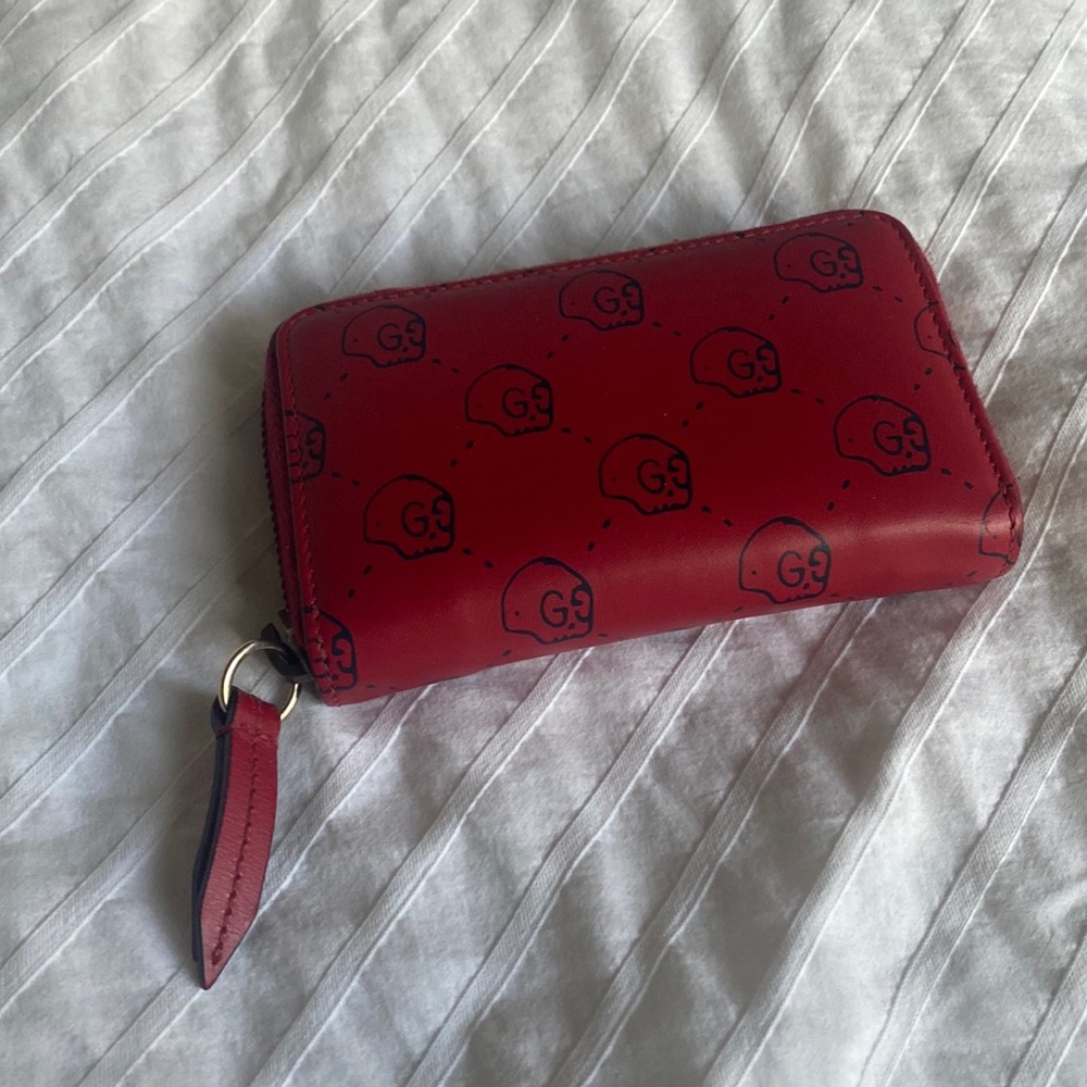 Gucci red leather skull zip wallet